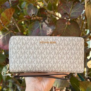 Michael Kors Jet Set Travel Large Continental Wallet Wristlet MK Vanilla Brown